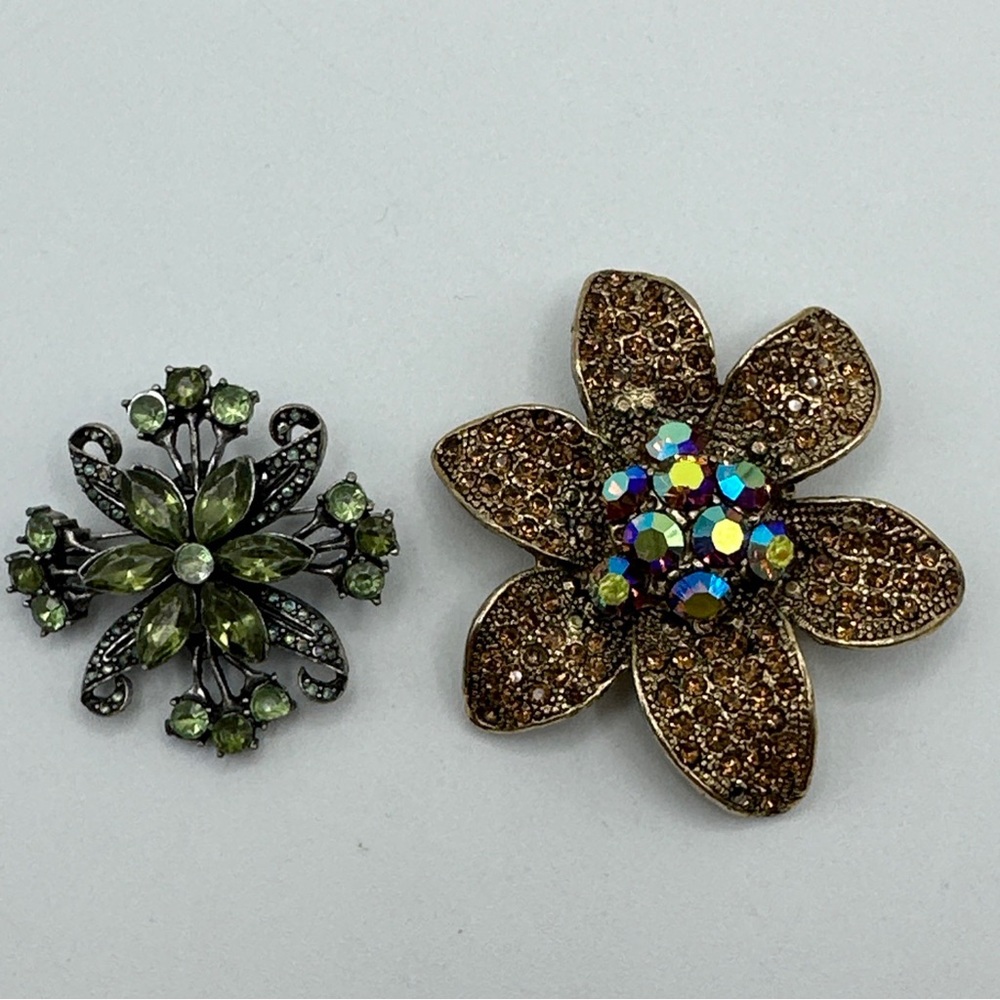 Vintage‎ Set Of Two Brooches #401